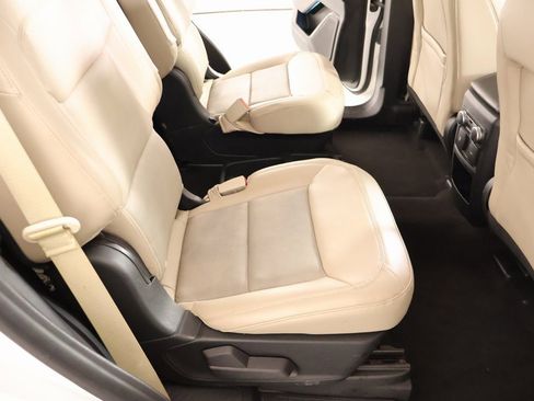 Used 2021 Ford Explorer Limited image 16