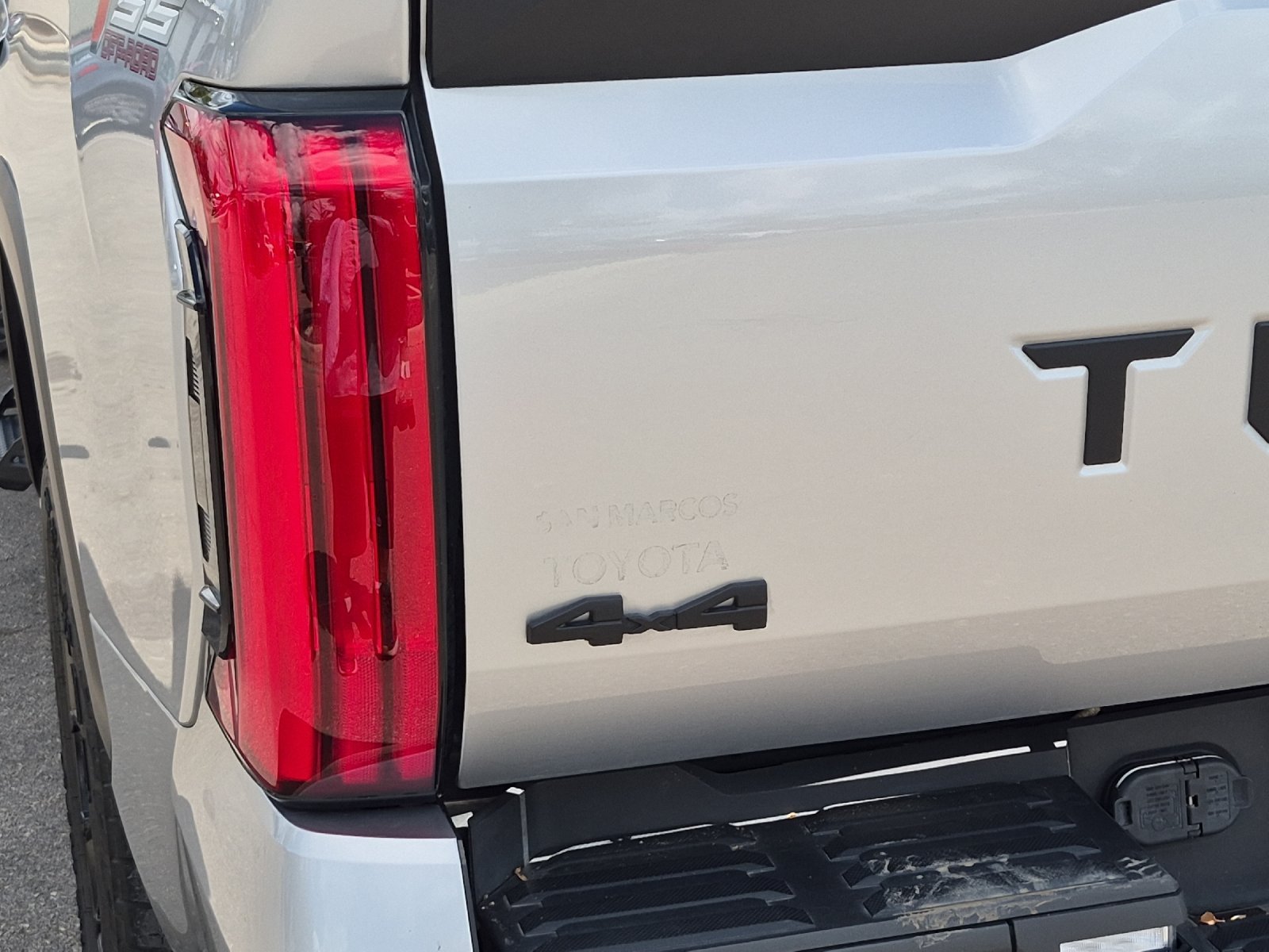 Used 2023 Toyota Tundra SR5 w/ SR5 Convenience Package AWD/4WD image 23