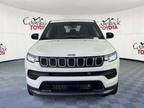 Used 2024 Jeep Compass Sport image 3