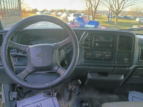Used 2001 Chevrolet Silverado 3500 LT image 16