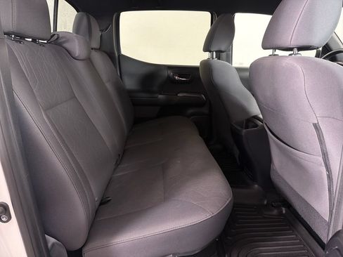 Used 2019 Toyota Tacoma TRD Off-Road AWD/4WD image 20