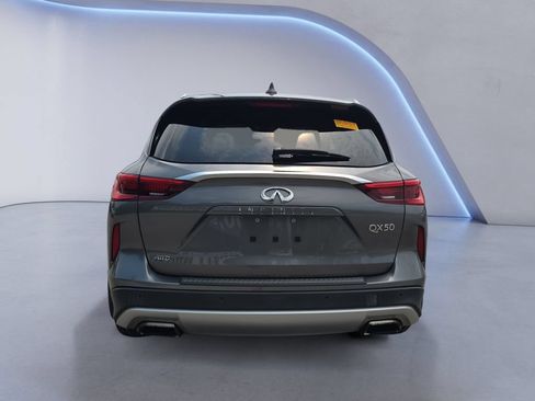 Used 2019 INFINITI QX50 Essential w/ Sensory Package AWD/4WD image 6