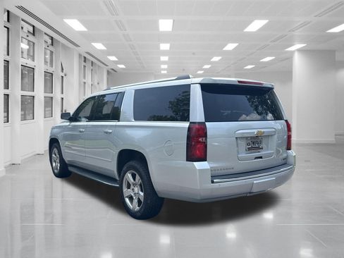 Used 2018 Chevrolet Suburban Premier AWD/4WD image 7
