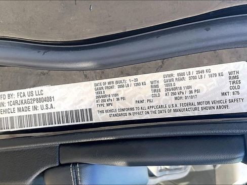 Used 2023 Jeep Grand Cherokee L Laredo image 22