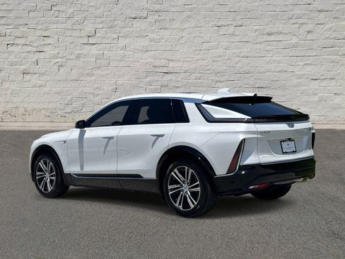 Used 2024 Cadillac Lyriq Luxury RWD image 3