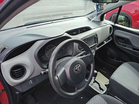 Used 2016 Toyota Yaris L FWD image 5