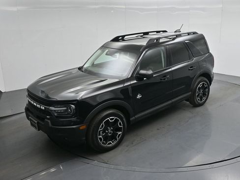 Certified 2025 Ford Bronco Sport Outer Banks w/ Outer Banks Tech Package+ AWD/4WD image 37