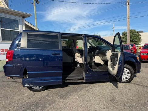Used 2014 Dodge Grand Caravan SE w/ Quick Order Package 29E SE FWD image 22