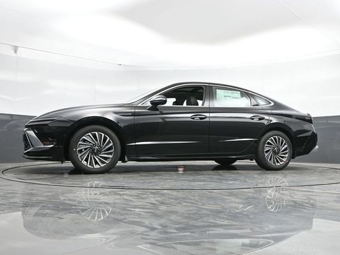 New 2025 Hyundai Sonata Limited image 51