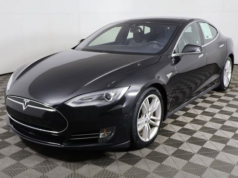 Used 2015 Tesla Model S 85D image 7