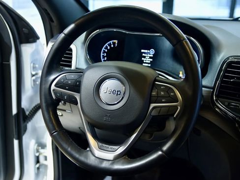 Used 2022 Jeep Grand Cherokee Laredo X image 18