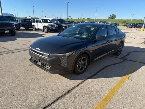 Used 2025 Kia K4 FWD image 3