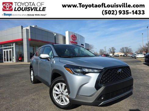 Certified 2024 Toyota Corolla Cross LE image 1