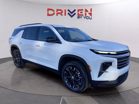 New 2026 Chevrolet Traverse LT w/ Sun and Wheel Package image 7