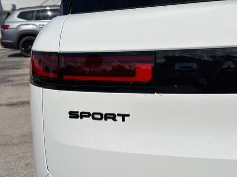 New 2027 Land Rover Range Rover Sport Dynamic SE AWD/4WD image 10