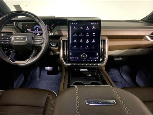 Used 2025 GMC Yukon Denali Ultimate w/ LPO, Floor Liner Package AWD/4WD image 15