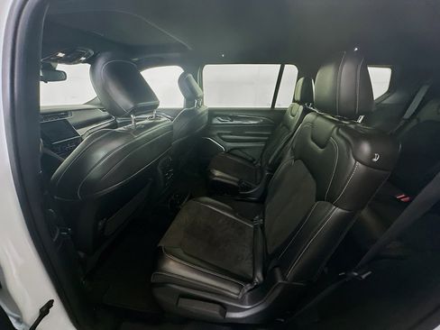 Used 2022 Jeep Grand Cherokee L Laredo image 30