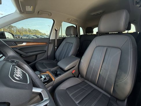 Used 2023 Audi Q5 2.0T Premium w/ Convenience Package image 22