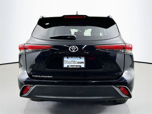 Certified 2023 Toyota Highlander L image 6