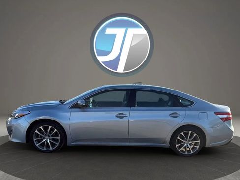 Used 2015 Toyota Avalon XLE Touring image 12