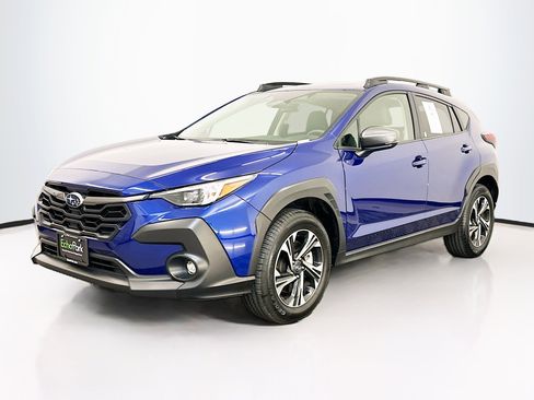Used 2024 Subaru Crosstrek 2.0i Premium image 3