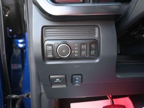 New 2026 Ford F250 Lariat w/ Black Appearance Package image 29