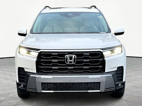 New 2026 Honda Pilot Touring image 2