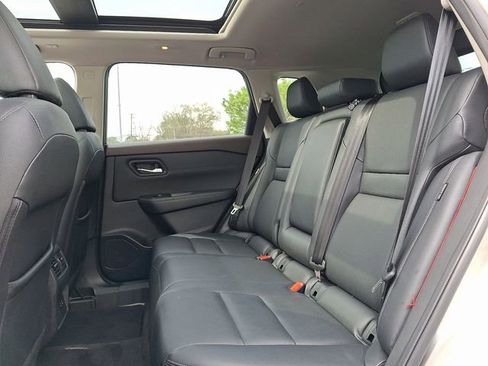 Used 2022 Nissan Rogue SL AWD/4WD image 10