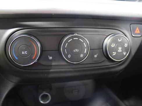 Used 2025 Chevrolet Trax RS image 16