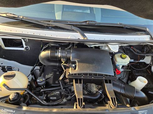 Used 2010 Mercedes-Benz Sprinter 3500 image 17