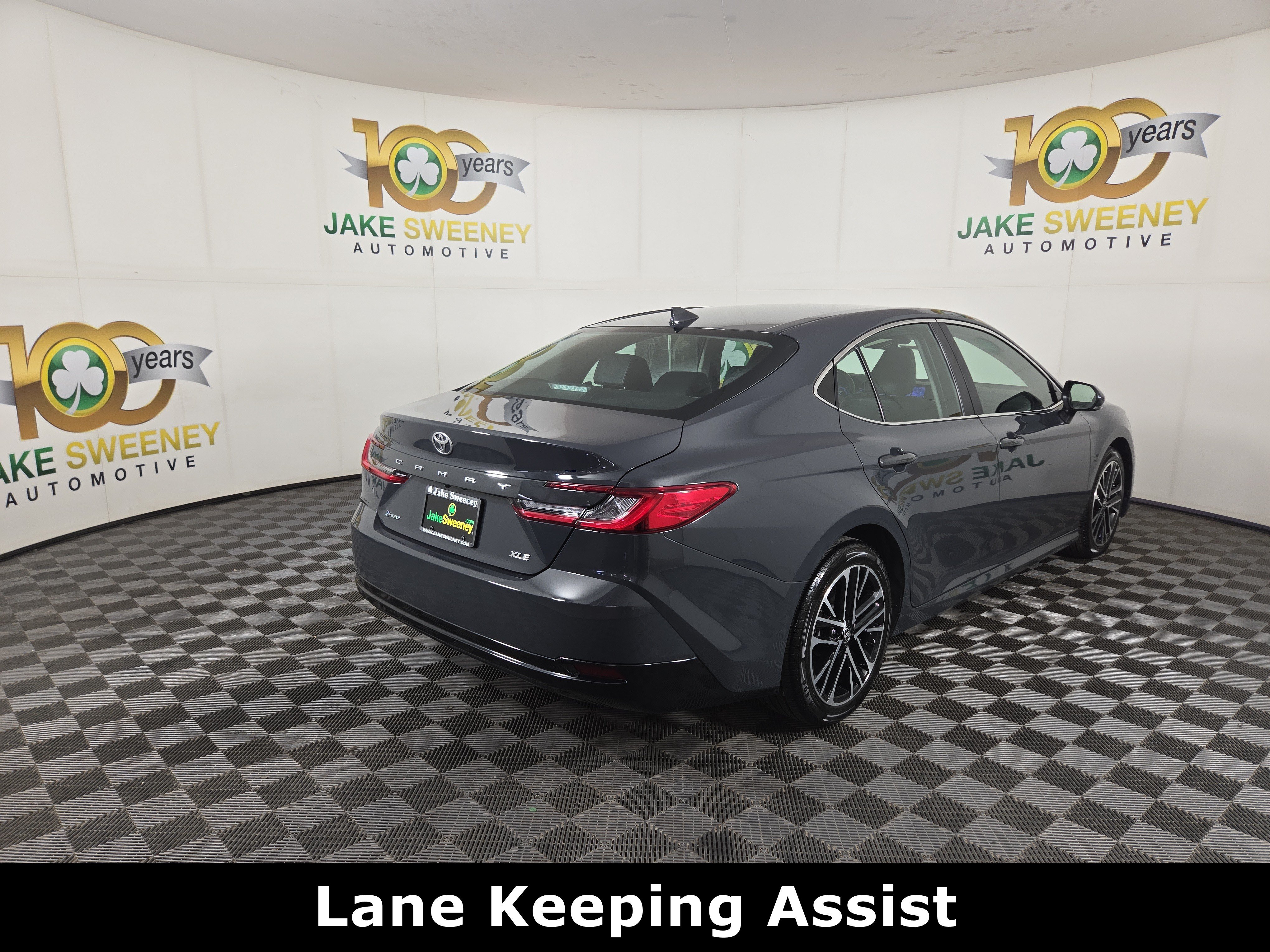 Used 2025 Toyota Camry XLE FWD image 8