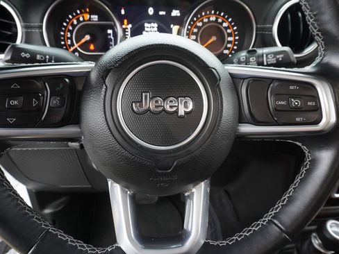 Used 2022 Jeep Wrangler Unlimited Sahara image 17