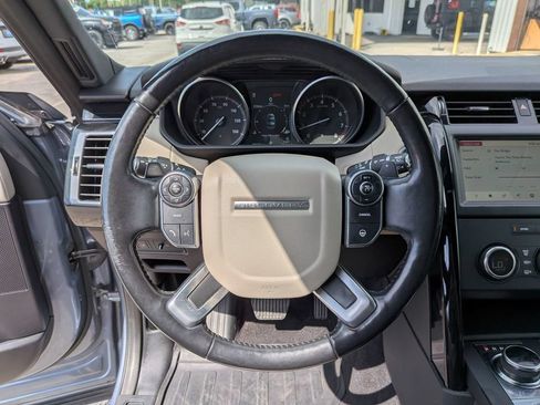 Used 2018 Land Rover Discovery SE AWD/4WD image 32