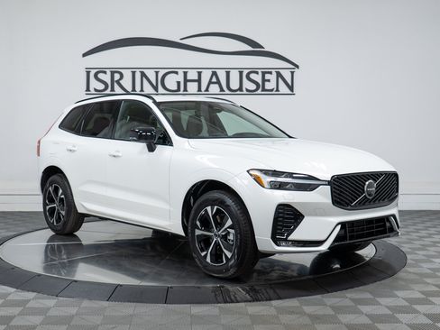 New 2026 Volvo XC60 B5 Core w/ Climate Package AWD/4WD image 3