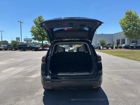 Certified 2025 Nissan Rogue SV FWD image 7
