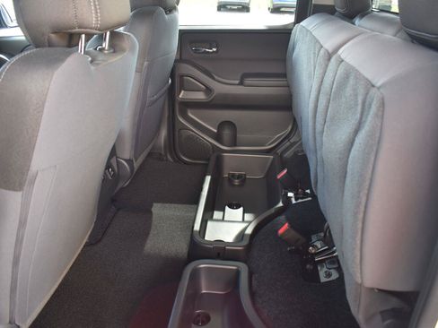 Certified 2025 Nissan Frontier SV w/ SV Convenience Package RWD image 51