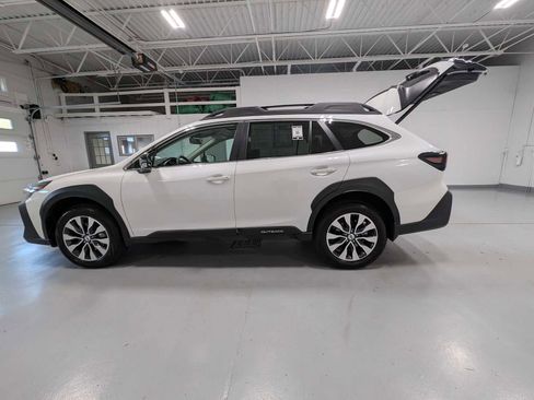 Used 2025 Subaru Outback Limited XT image 11