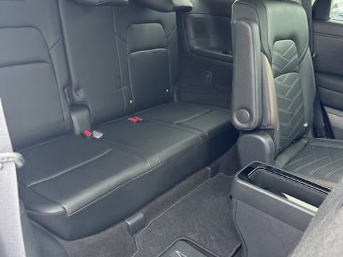 Used 2023 Nissan Pathfinder Platinum image 46