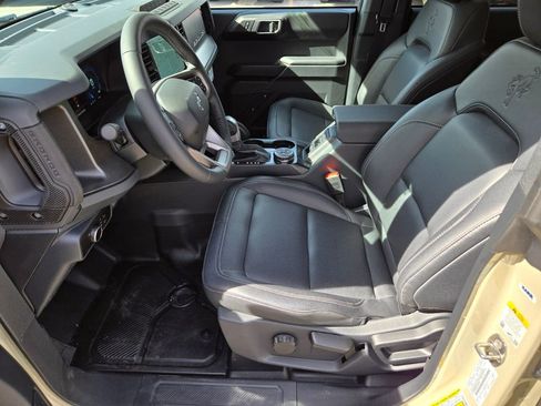 New 2026 Ford Bronco Badlands image 8