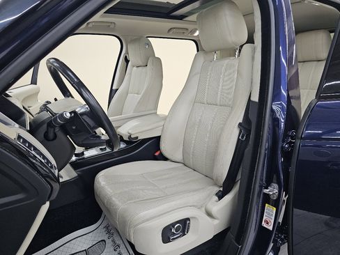Used 2016 Land Rover Range Rover HSE image 17