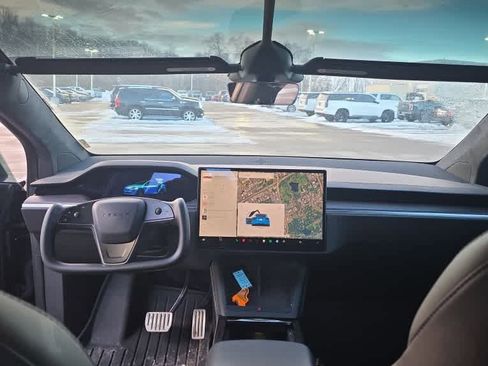Used 2023 Tesla Model X image 7