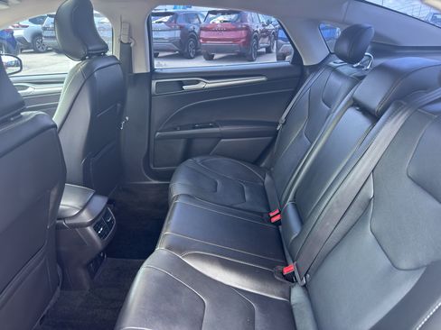Used 2016 Ford Fusion Titanium FWD image 33