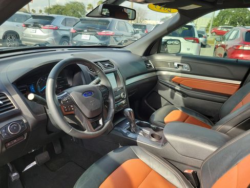 Certified 2019 Ford Explorer XLT w/ Equipment Group 202A image 7