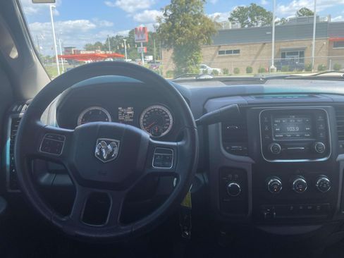 Used 2017 RAM 3500 Tradesman w/ Chrome Appearance Group AWD/4WD image 11