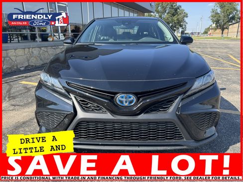 Used 2024 Toyota Camry SE w/ Convenience Package image 8