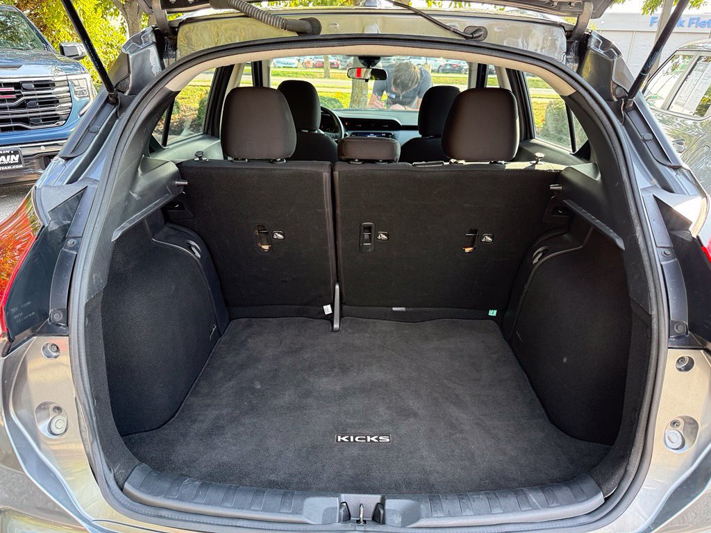 Used 2023 Nissan Kicks SV FWD image 33