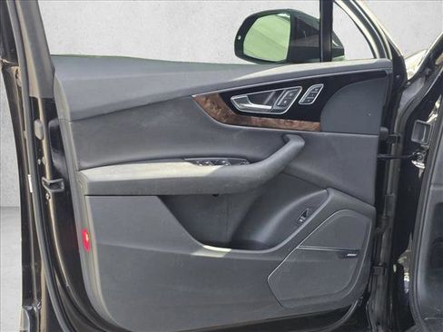 Used 2017 Audi Q7 3.0T Prestige w/ Prestige Package image 10