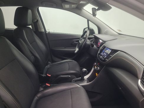 Used 2019 Chevrolet Trax LT w/ LT Convenience Package FWD image 21