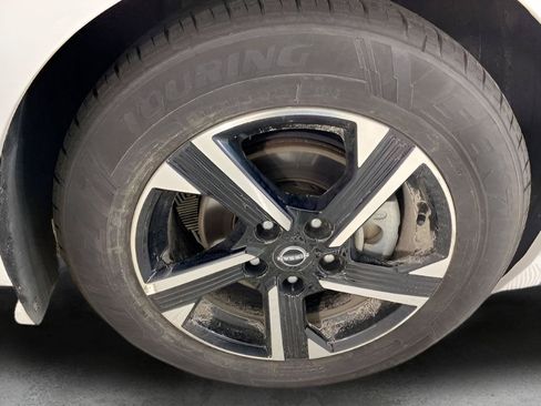 Used 2024 Nissan Sentra SV FWD image 22