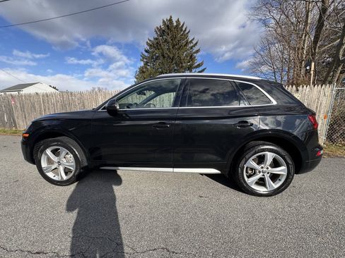 Used 2020 Audi Q5 2.0T Premium w/ Convenience Package AWD/4WD image 3